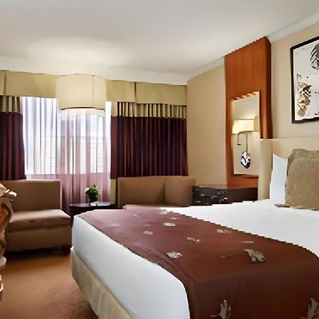 Harrahs Hotel Reno Exterior photo