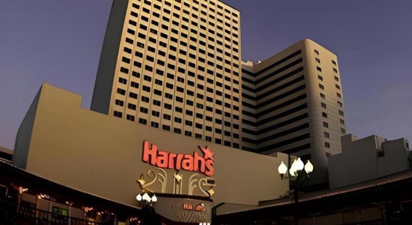 Harrahs Hotel Reno Exterior photo