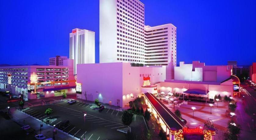 Harrahs Hotel Reno Exterior photo