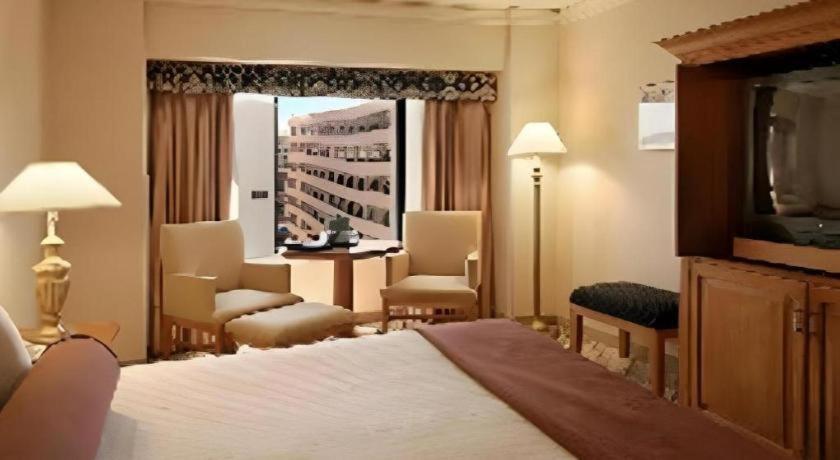 Harrahs Hotel Reno Exterior photo